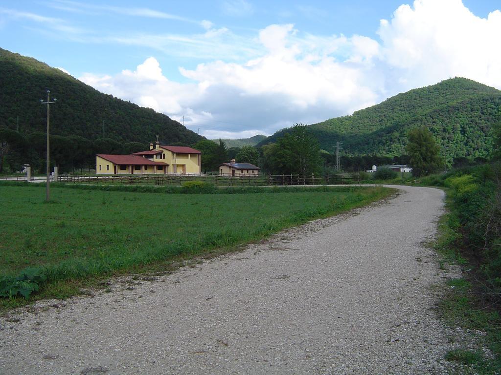 L' Antico Casale Vila Le Marmore Exterior foto