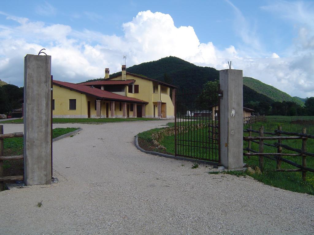 L' Antico Casale Vila Le Marmore Exterior foto